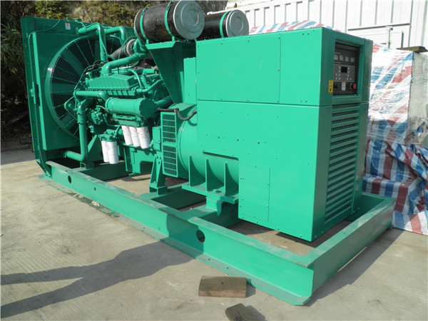 兴业发电车出租-柴油发电机散热器怎样散热