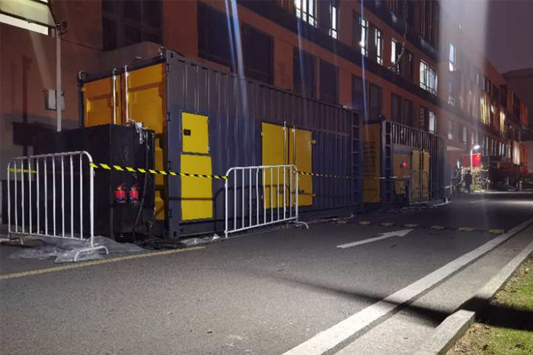 兴业柴油发电机组的输出电压是如何调节的？